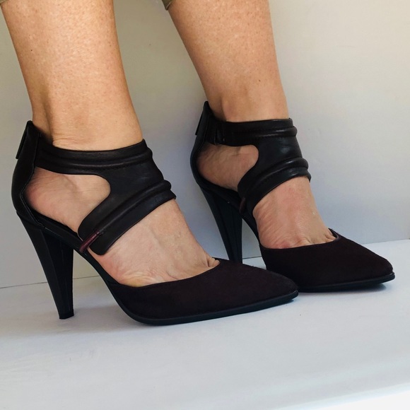 Kenneth Cole Shoes - Kenneth Cole Maroon / Burgundy Pumps